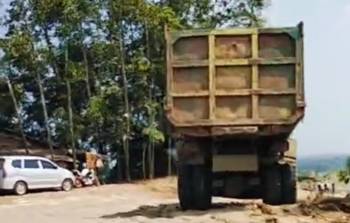 Sekjen Matahukum Soroti Galian C Diduga Ilegal Di Curugbitung 1 Sekjen Matahukum Soroti Galian C Diduga Ilegal Di Curugbitung