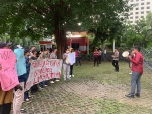 Kawal Terus, Mahasiswa Duga Isa Anshori Cawe-Cawe Dalam Banyak Proyek Di Dinas Kelautan Perikanan Jawa Timur 1 Kawal Terus, Mahasiswa Duga Isa Anshori Cawe-Cawe Dalam Banyak Proyek Di Dinas Kelautan Perikanan Jawa Timur