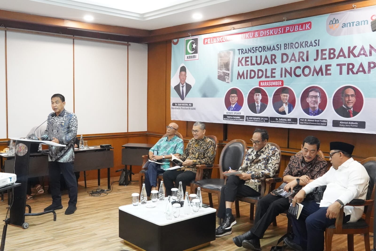 Keren, Indonesia Bisa Bebas Dari Middle Income Trap Jika Jalankan Transformasi Birokrasi 1 Keren, Indonesia Bisa Bebas Dari Middle Income Trap Jika Jalankan Transformasi Birokrasi