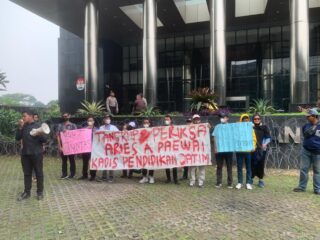 Pecat Segera, Aries Paewai Disorot Dugaan Gratifikasi Saat Jabat Kadis Pendidikan Jatim