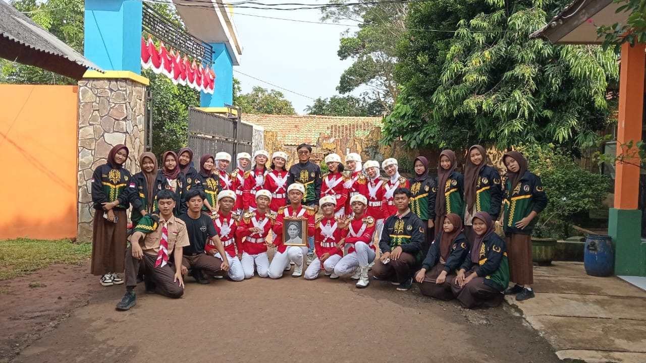 Smp 1 Negri Kemang Menyambut Kehadiran Murid Baru Dengan Melaksanakan Kegiatan Masa Pengenalan Lingkungan Sekolah 1 Smp 1 Negri Kemang Menyambut Kehadiran Murid Baru Dengan Melaksanakan Kegiatan Masa Pengenalan Lingkungan Sekolah