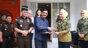 Anjangsana Ke Rumah Soehandoyo Wujud Nyata Kepedulian Kejati Banten 1 Anjangsana Ke Rumah Soehandoyo Wujud Nyata Kepedulian Kejati Banten