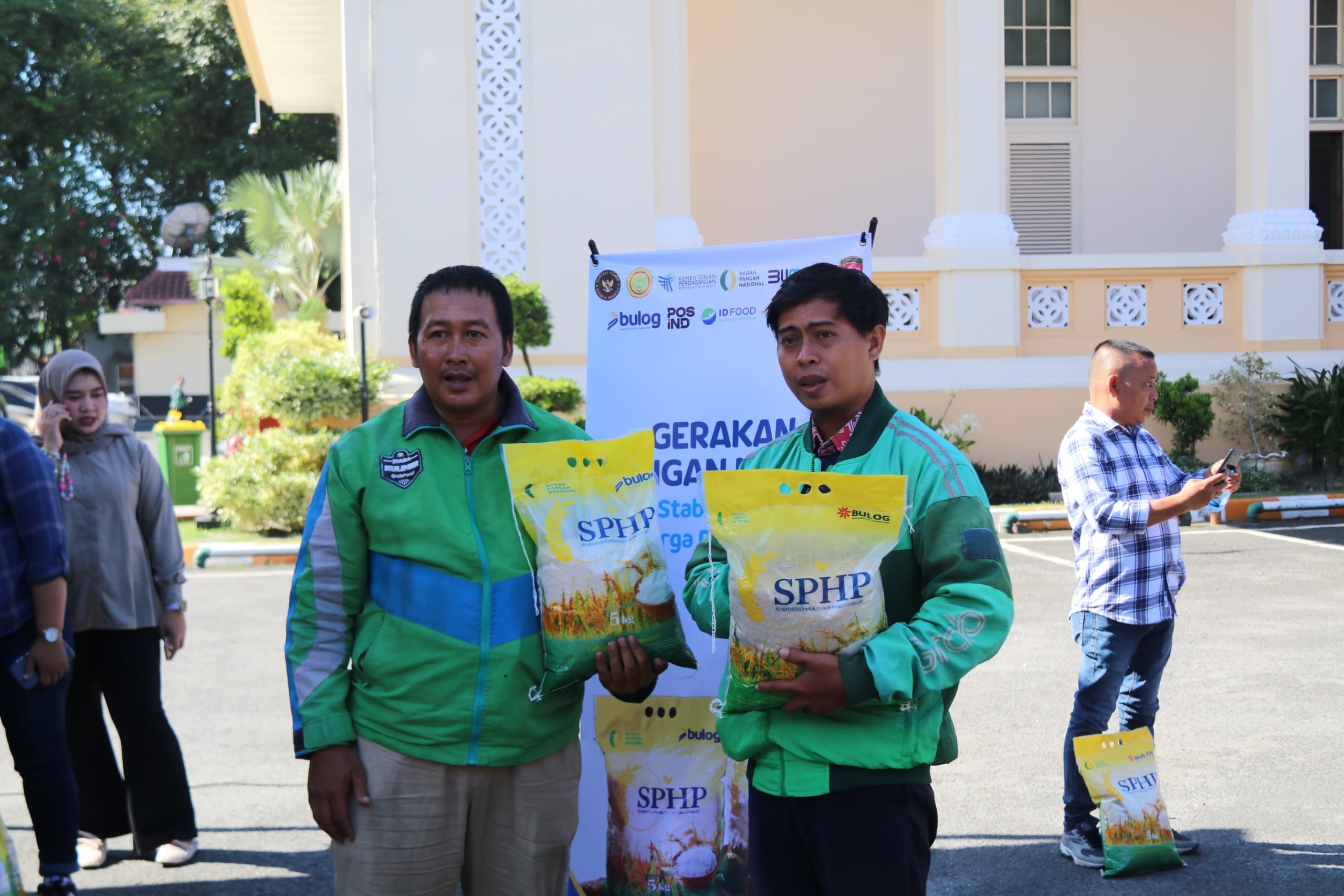 Dukung Stabilitas Pangan, Ptpn Iv Palmco Distribusikan Beras Sphp Di Wilayah Operasional 1 Dukung Stabilitas Pangan, Ptpn Iv Palmco Distribusikan Beras Sphp Di Wilayah Operasional
