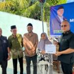 Arif Rahman, Anggota Dpr Ri Fraksi Nasdem, Sosialisasikan Empat Pilar Dan Serap Aspirasi Warga Rangkasbitung Sosialisasi Empat Pilar Kebangsaan, Arif Rahman Jaring Aspirasi Masyarakat Rangkasbitung Terasmedia.co- Lebak – Anggota Komisi Iv Dpr Ri Dari Fraksi Partai Nasdem, Arif Rahman, Menggelar Kegiatan Sosialisasi Empat Pilar Kehidupan Berbangsa Dan Bernegara Di Kampung Salahaur, Kecamatan Rangkasbitung, Kabupaten Lebak, Banten, Pada Minggu, 20 Juli 2026. Kegiatan Yang Dihadiri Oleh Sekitar 150 Warga Ini Juga Turut Dihadiri Oleh Sejumlah Tokoh Penting, Di Antaranya Imam Septiana, Anggota Dprd Kabupaten Lebak Sekaligus Ketua Fraksi Nasdem Lebak; Ika Kartikasari, Anggota Dprd Provinsi Banten; Serta Dedy, Ketua Dpd Partai Nasdem Kabupaten Lebak. Dalam Sambutannya, Arif Rahman Menegaskan Bahwa Kegiatan Ini Bukan Hanya Ajang Penyampaian Materi Empat Pilar, Namun Juga Momen Penting Untuk Mendengar Langsung Aspirasi Masyarakat. “Saya Sering Keliling Dari Malimping, Bayah, Pandeglang, Hingga Cibaliung. Selain Menyampaikan Materi Empat Pilar, Tujuan Utama Saya Adalah Menyerap Aspirasi Bapak Dan Ibu Semua,” Kata Arif. Ia Menjelaskan Bahwa Beberapa Aspirasi Masyarakat Sudah Mulai Ditindaklanjuti, Seperti Bantuan Alat-Alat Pertanian, Bioflok, Bibit Ikan, Serta Pompa Air Untuk Desa-Desa Yang Membutuhkan. Ke Depan, Arif Juga Menyebut Akan Memperjuangkan Bantuan Traktor, Bibit Buah Untuk Petani Hutan, Serta Dukungan Untuk Kelompok Tani Dan Peternakan. “Bantuan Tidak Bisa Diberikan Ke Individu, Tapi Melalui Kelompok. Saya Ingin Program Berjalan Bertahap Dan Tepat Sasaran,” Tegasnya. Dalam Kesempatan Itu, Arif Juga Mendorong Pembentukan Koperasi Dan Umkm Agar Ibu-Ibu Di Desa Memiliki Aktivitas Produktif Yang Bisa Membantu Perekonomian Keluarga. “Saya Tadi Bisik-Bisik Ke Pak Imam, Ayo Kita Buat Koperasi. Misalnya Kita Kemas Keripik Singkong Keju Agar Lebih Menarik Dan Punya Nilai Jual. Jangan Cuma Andalkan Pertanian, Umkm Juga Kita Bantu,” Ujarnya. Dalam Pemaparan Materi Sosialisasi, Arif Mengajak Masyarakat Untuk Mengamalkan Empat Pilar Kebangsaan, Yakni Pancasila, Uud 1945, Nkri, Dan Bhinneka Tunggal Ika. “Kalau Dirangkum, Nilai-Nilai Ini Semuanya Ada Dalam Al-Qur’an. Intinya, Kita Harus Saling Kenal Agar Bisa Saling Sayang. Saya Datang Ke Sini Untuk Menjalin Silaturahmi Dan Menyampaikan Bahwa Hidup Ini Ibadah, Termasuk Mengabdi Kepada Rakyat,” Tutur Arif. Ia Juga Menambahkan Bahwa Meskipun Tugas Sosialisasi Empat Pilar Secara Konstitusional Adalah Tanggung Jawab Mpr, Namun Sebagai Anggota Dpr Ri Ia Merasa Memiliki Tanggung Jawab Moral Untuk Menyampaikan Nilai-Nilai Tersebut Langsung Ke Masyarakat. “Komisi Iv Ini Dikenal Sebagai ‘Komisi Air Mata’, Karena Kami Selalu Bersentuhan Dengan Petani Dan Nelayan. Tapi Dari Air Mata Itu, Kita Bisa Wujudkan Harapan Asal Kita Kelola Dengan Benar,” Kata Arif. Arif Berharap Ke Depan Bisa Terus Bersinergi Dengan Dprd Lebak, Dpd Nasdem, Dan Seluruh Masyarakat Dalam Mengawal Aspirasi Dan Menjalankan Program-Program Pro-Rakyat. “Saya Bukan Milik Pribadi. Setelah Saya Terpilih, Saya Milik Masyarakat. Kita Harus Saling Bantu, Saling Mendampingi, Dan Terus Berpikir Kreatif Agar Masyarakat Banten, Khususnya Lebak Dan Pandeglang, Bisa Lebih Sejahtera,” Pungkasnya. (Yat)