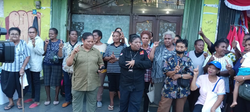 Dari 100 Hati Papua, Satu Tujuan: Mewujudkan Ekonomi Rakyat Yang Mandiri 1 Dari 100 Hati Papua, Satu Tujuan: Mewujudkan Ekonomi Rakyat Yang Mandiri