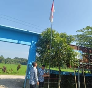 Semangat Baru, Jaro Saepulloh Tunjukkan Nasionalisme Di Ujung Kampung Gubugan Cibeureum 3 Semangat Baru, Jaro Saepulloh Tunjukkan Nasionalisme Di Ujung Kampung Gubugan Cibeureum