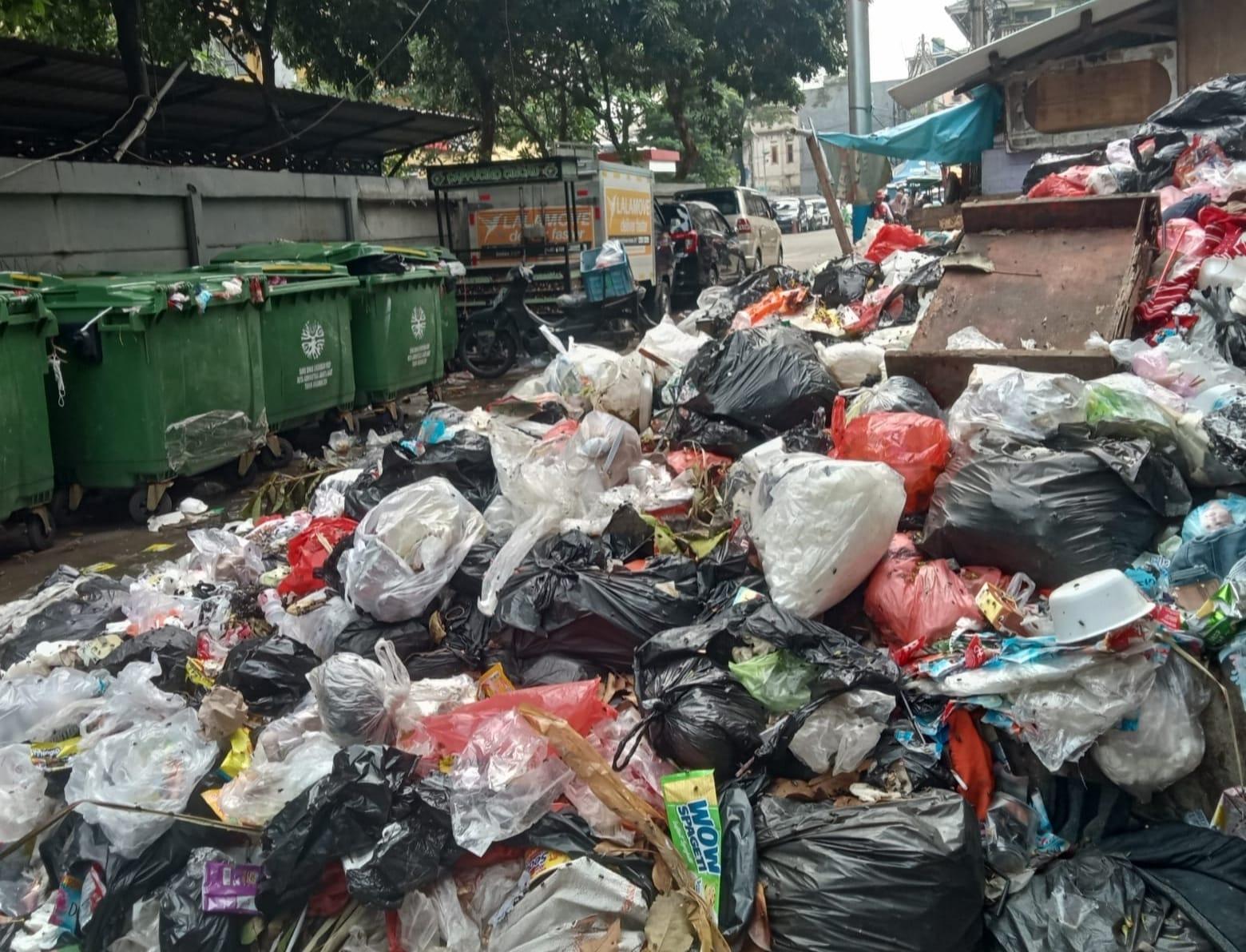 Parah, Sampah Berserakan Ancam Kesehatan Warga Dan Lingkungan