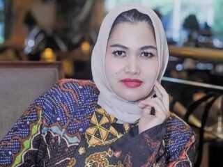 Artis Cantik Camelia Petir Apresiasi Menteri Sosial Gus Ipul Atas Realisasi Cepat Sekolah Rakyat