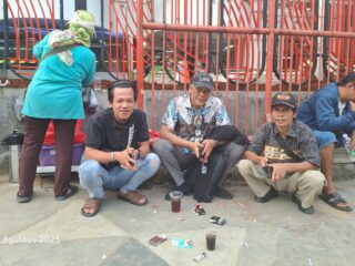 Ngopi Digelas Pelastik, Ketua Umum Gerak 08 Revitriyoso Hudodo Serap Aspirasi Buruh Panggul 