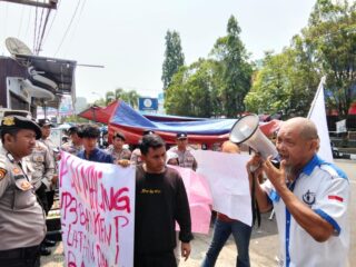 Aksi Jilid Ii, Rpm Dan Pkn Gelar Demo Di Gedung Pln Up3 Lebak