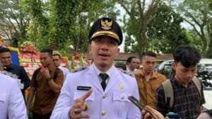 Sikat, Bupati Kabupaten Lebak Amuk Kepala Desa 6 Sikat, Bupati Kabupaten Lebak Amuk Kepala Desa