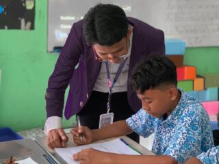 Selamatkan Pendidikan, Hentikan Kkn, Wujudkan Sentralisasi Pendidikan!