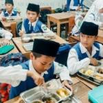 Makanan Tidak Sehat Biasanya Dari Kantin, Diaspora: Karyakan Sebagai Pegawai Dapur Sekolah Mbg