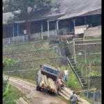 Jalan Desa Pasirnangka Rusak Bertahun Tahun