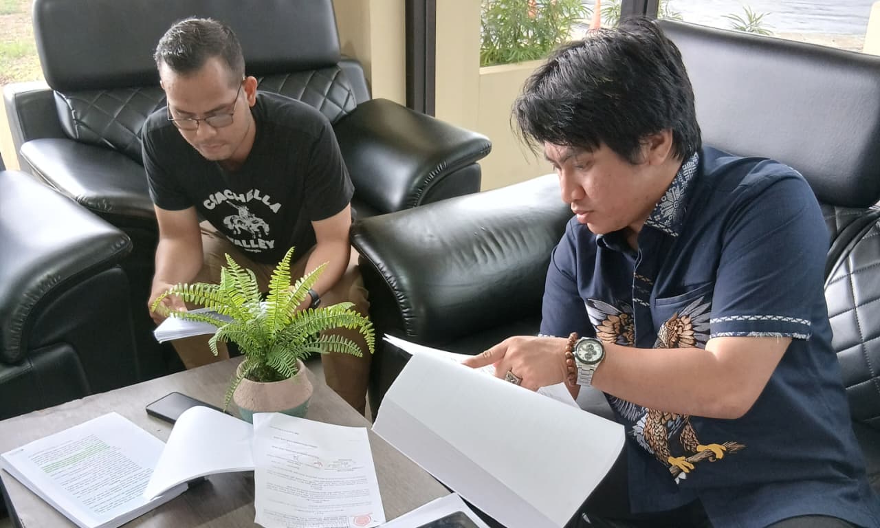Pengacara Muda Kotabaru Ungkap Dalang Kasus Hukumnya Adalah Ipda Kity Tokan 1 Pengacara Muda Kotabaru Ungkap Dalang Kasus Hukumnya Adalah Ipda Kity Tokan