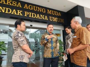 Plt Wakil Jaksa Agung Lakukan Inovasi Agar Tak Turun Nilai Ekonomi Terkait Barang Bukti Sitaan 6 Plt Wakil Jaksa Agung Lakukan Inovasi Agar Tak Turun Nilai Ekonomi Terkait Barang Bukti Sitaan