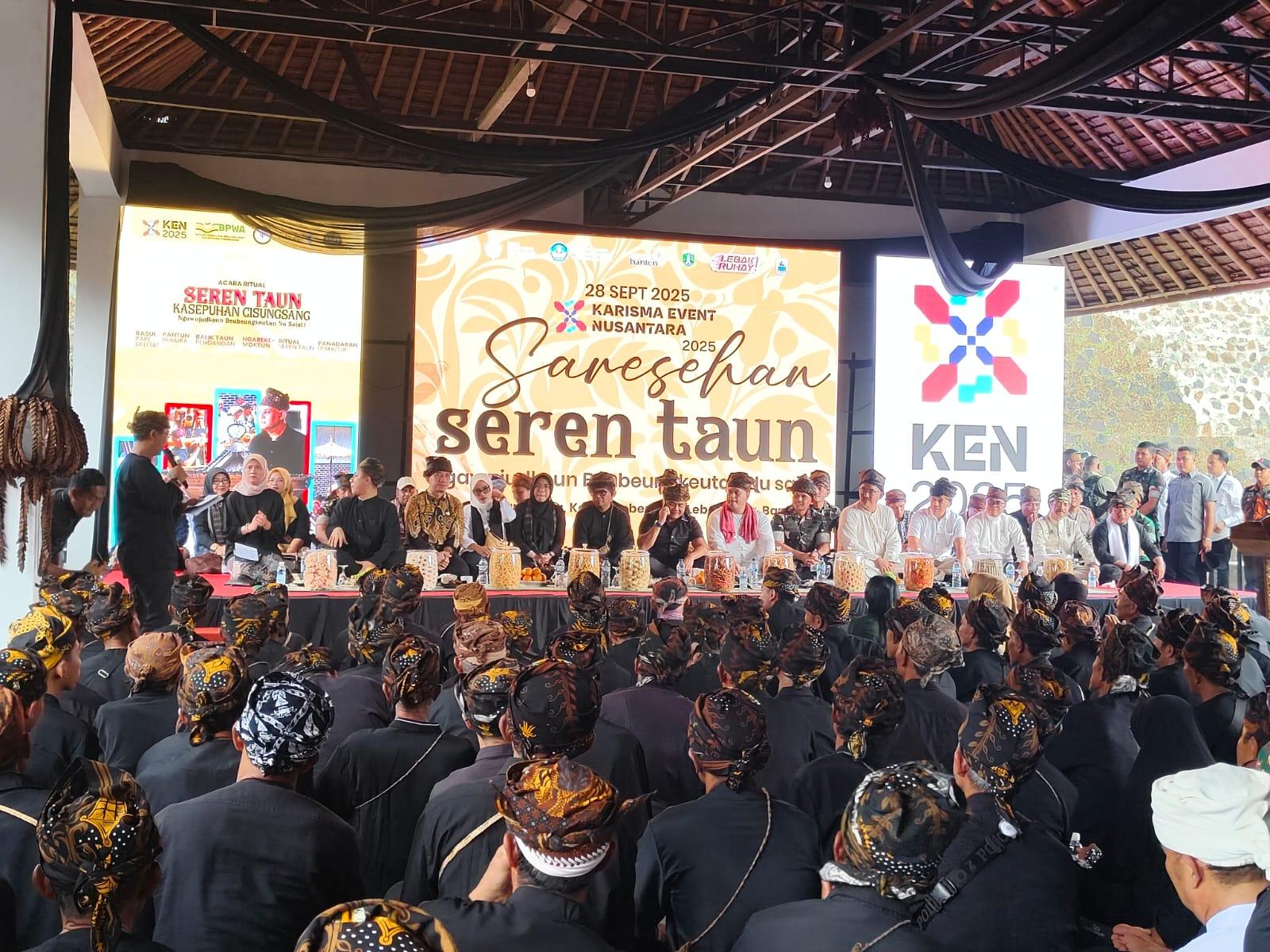 Gubernur Banten Andra Soni Gembira Hadir Saat Seren Taun Di Kasepuhan Cisungsang 1 Gubernur Banten Andra Soni Gembira Hadir Saat Seren Taun Di Kasepuhan Cisungsang
