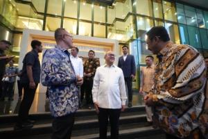 Selesaikan Masalah Sampah, Walikota Sukabumi Ikuti Rapat Di Wisma Danantara Jakarta 1 Selesaikan Masalah Sampah, Walikota Sukabumi Ikuti Rapat Di Wisma Danantara Jakarta