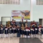 Dalam Rangka Mempererat Tali Silaturahmi Antar Pengurus Dan Anggota, Dojo Zatayu Melakukan Halal Bihalal Sekaligus Merayakan Syukuran Tempat Pelatihan Dan Penyematan Sabuk. Kegiatan Yang Berlangsung Di Gor Panawungan Komplek Perumahan Kartika Pratama, Diisi Dengan Doa Bersama Sekaligus Pemotongan Tumpeng. Yayat Sudrajat Selaku Pengasuh Dojo Zatayu Menyampaikan Di Adakanya Doa Bersama Ini Bertujuan: Untuk Menyiapkan Mental Dan Spritual Dalam Menghadapi Setiap Tantangan. Membangun Kekeluargaan Dengan Menciptakan Rasa Kebersamaan Dan Kepedulian Di Antara Kohai. Meningkatkan Rasa Syukur Mengingat Pentingnya Rasa Syukur Atas Nikmat Dan Pencapaian Yg Telah Di Raih. Dalam Kesempatan Yang Sama Senpai Zati Sebagai Pelatih Menyampaikan,Zatayu Merupakan Dojo Perguruan Karate Di Bawah Perguruan Inkanas Kabupaten Bogor. Dengan Adanya Doa Dan Penyematan Ini Saya Ucapkan Terima Kasih Untuk Orang Tua Kohai Yg Selalu Mensuport Sehingga Zatayu Saat Ini Telah Memilki 10 Sabuk Hitam. Untuk Kemajuan Bersama Jadilah Pribadi Yg Baik,Dan Berusaha Sebaik Mungkin Dalam Berlatih Sehingga Mendapatkan Prestasi Yang Maksimal Dan Bisa Membanggakan Buat Semuanya, Dan Jangan Lupa Untuk Selalu Rendah Hati,Tidak Sombong,Dan Semoga Kalian Bisa Lebih Hebat Daripada Senpai.ucap Zati Dengan Terbata Bata. Adapun Dalam Kesempatan Yang Sama Ustad Yogi Menyampaikan 3 Poin Dalam Mencari Ilmu 1.Doa Niat Kan Mencari Ridhonya Allah Swt, Untuk Mendapatkan Kemudahan Dan Kelancaran Nya, Insya Allah Dengan Berdoa Akan Selalu Mendapatkan Kemudahan,Bukan Hanya Sekedar Mencari Prestasi. 2.Totalitas Atau Bersungguh2 Dalam Mengejar Cita Cita Dengan Melewati Fase Demi Fase Untuk Mengupgrade Diri Sesuai Dengan Ajaran Islam Sehingga Bisa Mendapatkan Hasil Maksimal. 3,Dedikasi Yaitu Pengabdian Jaga Nama Baik Orang Tua ,Guru (Coach),Nama Baik Tempat Pendidikannya,Berperilaku Sabar,Tidak Baperan Sehingga Berbudi Pekerti Yg Baik .