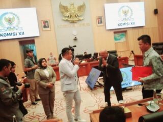 Bahas Tambang Pasir Jayasari, King Naga Dan Pemuda Keadilan Dampingi Warga Audensi Ke Dpr