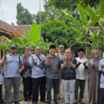 Dindik Lebak Ulurkan Bantuan Ke Pegawai Honorer Di Smpn 2 Cibadak