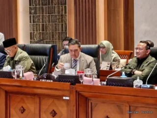 Wakil Ketua Komisi I Dpr Soroti Dugaan Penganiayaan Pedagang Es Gabus Di Kemayoran