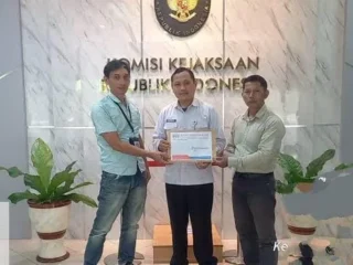 Laporan Pupr Banten 'Dipeti-Eskan', Aktivis Geruduk Komisi Kejaksaan Ri