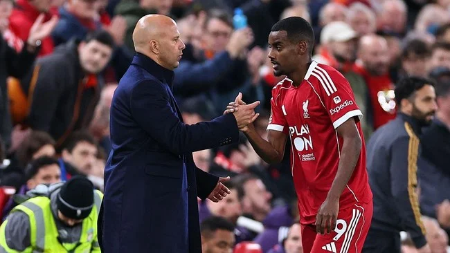 Pelatih Liverpool Optimistis Isak Bangkit Setelah Pulih Cedera