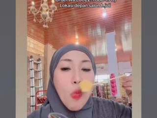 Rujak Sultan Rangkasbitung: Kelezatan Segar Dijual Depan Salon Haji Juli Balong Rancalentah