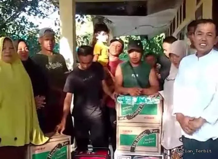 Warga Blang Kandis Berterima Kasih Atas Bantuan Genset Dari Anggota Dpr Nasir Djamil