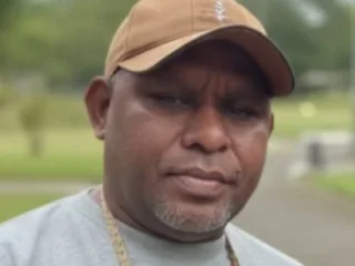 Pendidikan Gratis Hingga Penanganan Banjir, Kepemimpinan Lobat–Karim Tuai Apresiasi Masyarakat Sorong