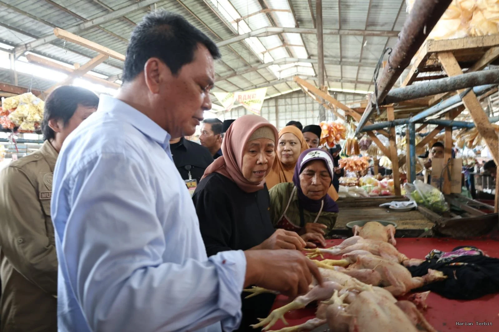 Jelang Ramadan, Bupati Tangerang Pantau Harga Sembako Di Pasar Mauk