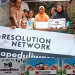 Peduli Warga: 98 Resolution Network Tim 8 Salurkan 300 Sembako Di Bulan Suci