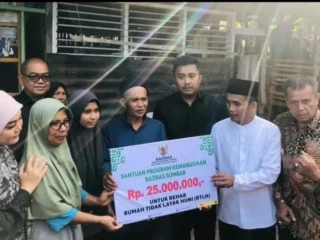 Wagub Sumbar Serahkan Bantuan Rtlh Untuk Keluarga Di Payakumbuh