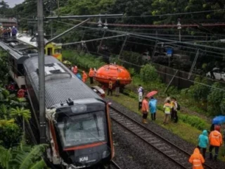 Kereta Bandara Soetta Tabrak Kontainer, Jalur Sempat Lumpuh