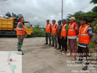 Sampah Di Tanjung Burung Dibersihkan Tni Ad, Himbau Warga Buang Pada Tempatnya