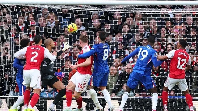 Tiga Gol Dari Situasi Corner, Arsenal Tundukkan Chelsea 2-1 Di Emirates