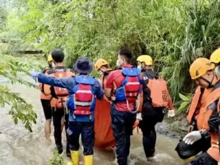 Dua Bocah Hanyut Saat Banjir Di Bandar Lampung Ditemukan Meninggal