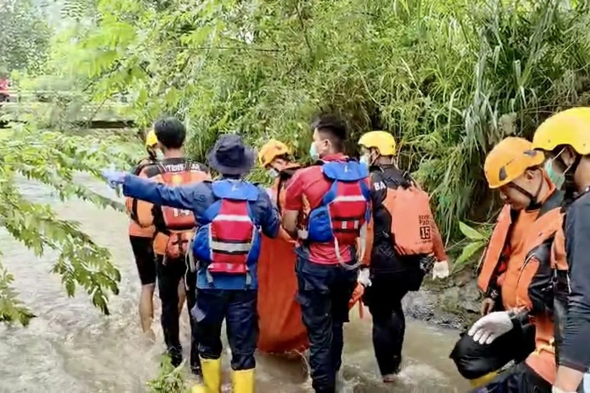Dua Bocah Hanyut Saat Banjir Di Bandar Lampung Ditemukan Meninggal