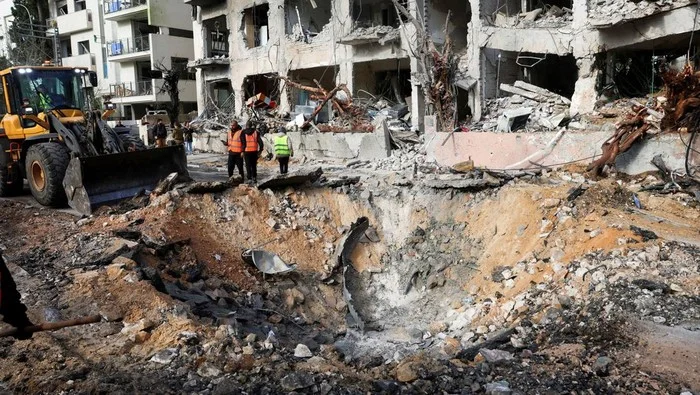 Serangan Rudal Iran Hantam Tel Aviv, Gedung Perumahan Terbakar