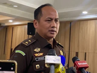 Skandal Samin Tan, Kejagung Sita Uang Dolar Setara Rp1 Miliar Dari Kantor Pt Akt