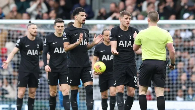 Fulham Tumbangkan Tottenham 2-1, Spurs Kian Terpuruk Di Liga Inggris