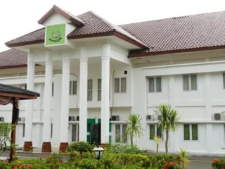 Diduga Potong Dana Hibah Petani, Mantan Anggota Dpr Ri Fauzi Ditahan Kejari Luwu