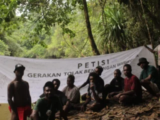 Penolakan Pembangunan Bendungan Warsamson Oleh Masyarakat Adat Suku Moi