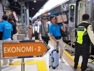 Arus Balik Lebaran 2026 Di Jakarta Mulai Ramai, Via Kereta Api
