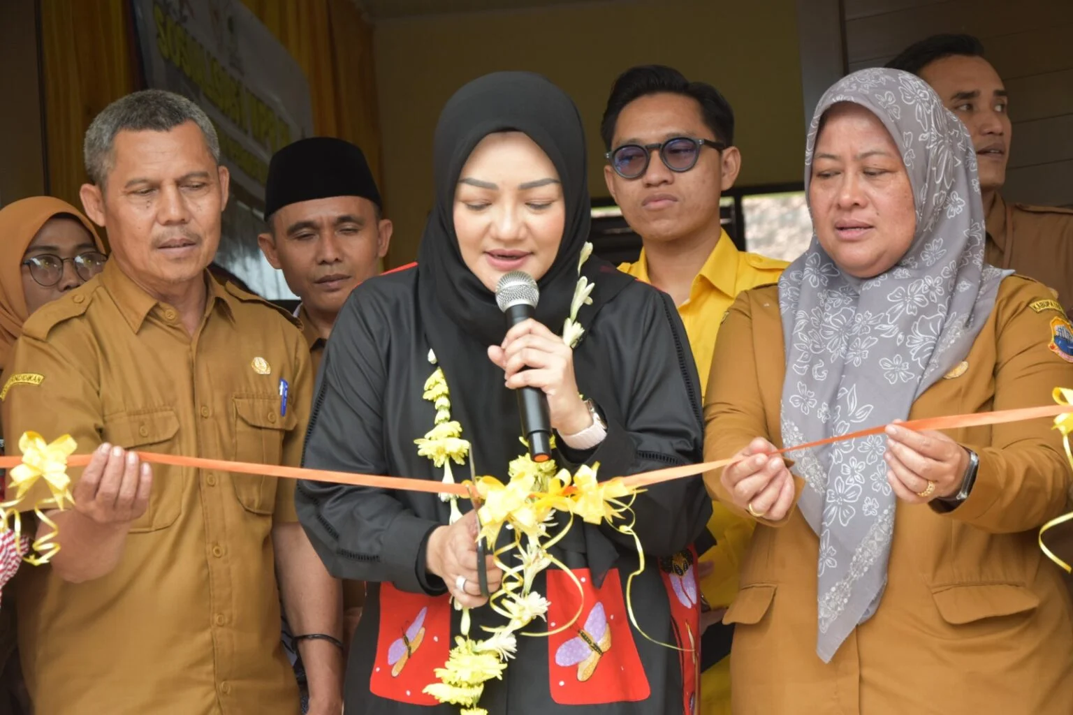 Komisi X Dpr Ri Tinjau Dan Resmikan Gedung Baru Sdn 3 Padasuka Di Lebak