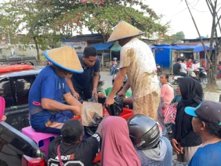 Ribuan Ikan Dibagikan Wakapolda Papua Barat Daya Untuk Menu Berbuka Warga
