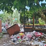 Tumpukan Sampah Di Alun-Alun Pandeglang Dikeluhkan Warga