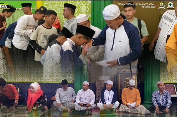 Perkuat Peduli Sosial, Ketua Dprd Kota Serang Santuni Anak Yatim Di Sukabela