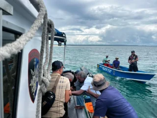 Nelayan Hilang Di Perairan Pulau Matan Berhasil Ditemukan Selamat Oleh Tim Sar Sorong